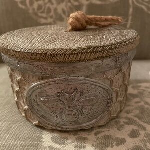 Cute little bee 🐝 holder, farmhouse decor